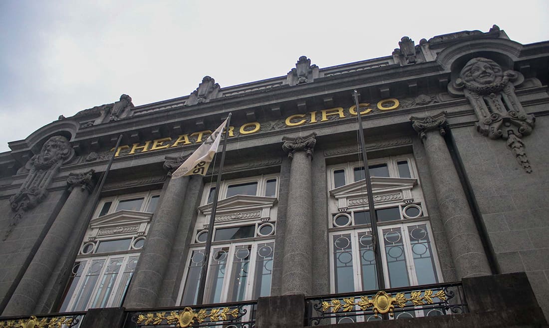 Alunos da OFICINA marcam presença no Theatro Circo