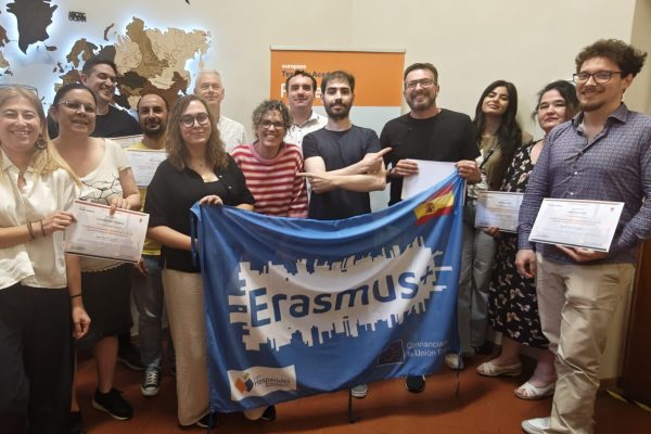 Docentes da Escola Profissional OFICINA em Florença para formação Erasmus+ em inovação educativa